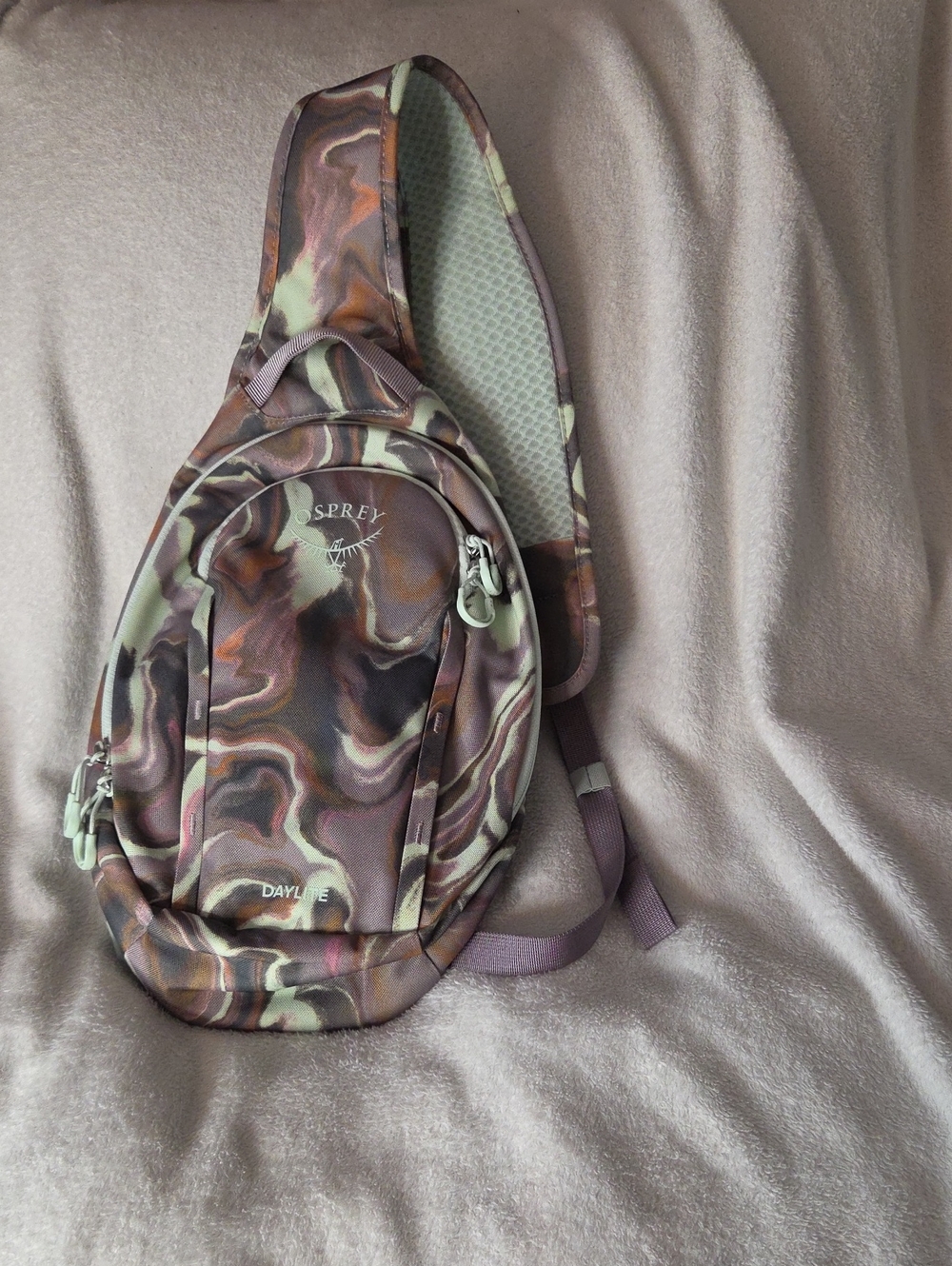NWOT OSPREY Daylite Sling Bag